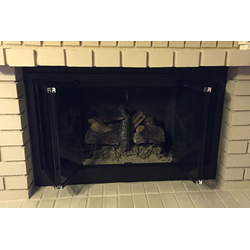 The stiletto fireplace door has a classic look tha