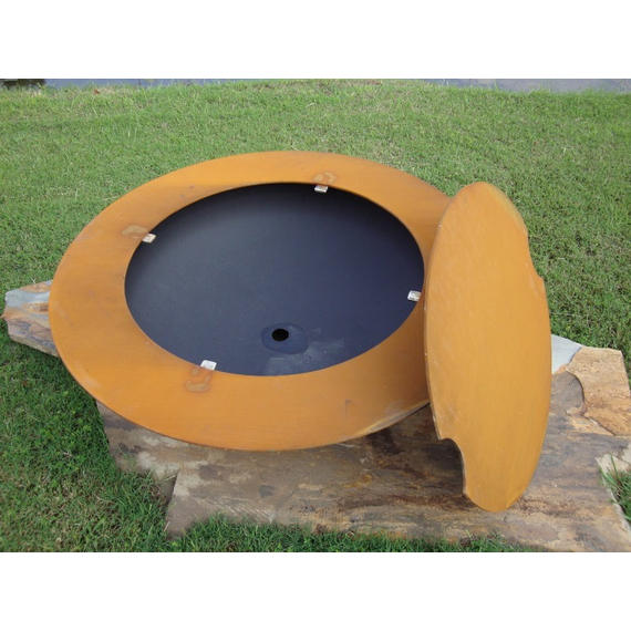 Magnum fire pit with lid